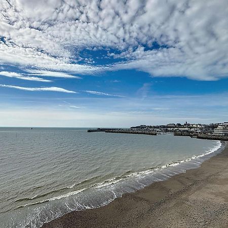Appartement Avec Balcon, Proche Des Plages Et Commerces - Fr-1-361-89 格朗维尔 外观 照片